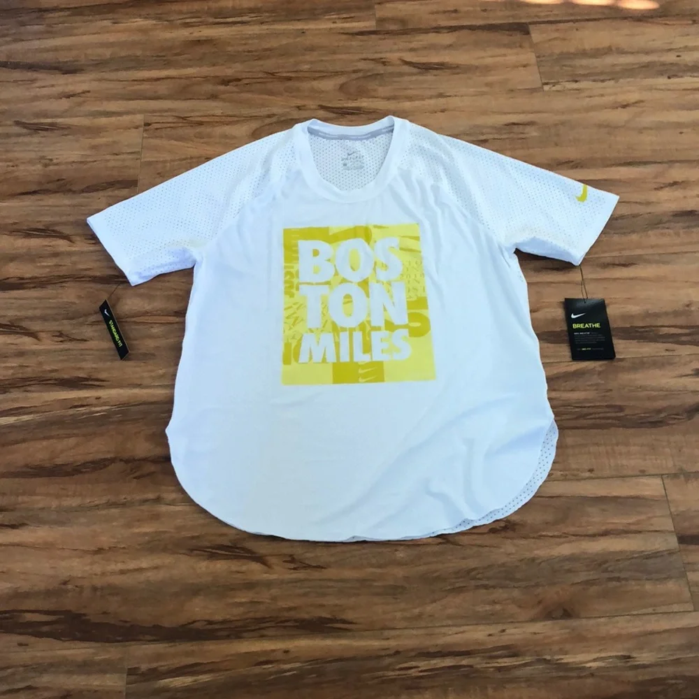 NWT Nike Running Boston Miles 2019 T-Shirt Women’s Medium